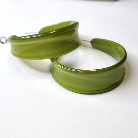 Bright Green Bakelite Chunky Hoop Earrings - Picture 2 of 5
